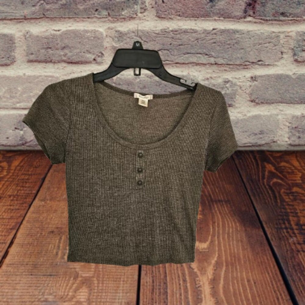 BOZZOLO WOMEN SHORT SLEEVE CROP TOP - SIZE MEDIUM